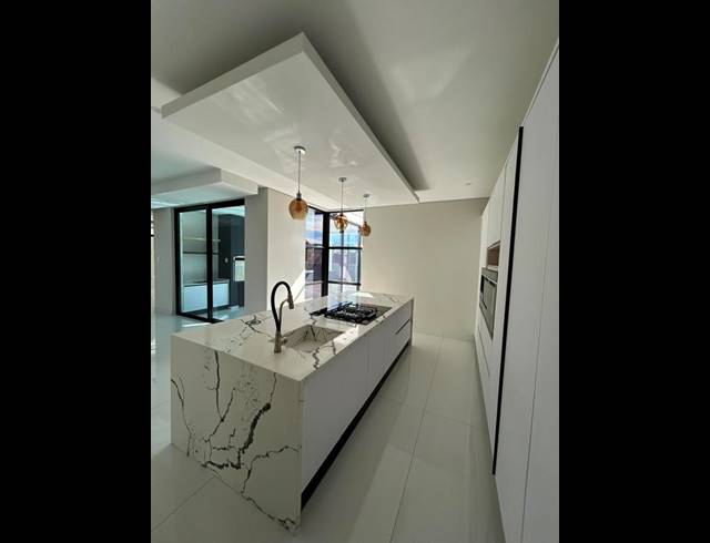 6 BEDROOM HOUSE FOR SALE IN SIX FOUNTAINS RESIDENTIAL ESTATE